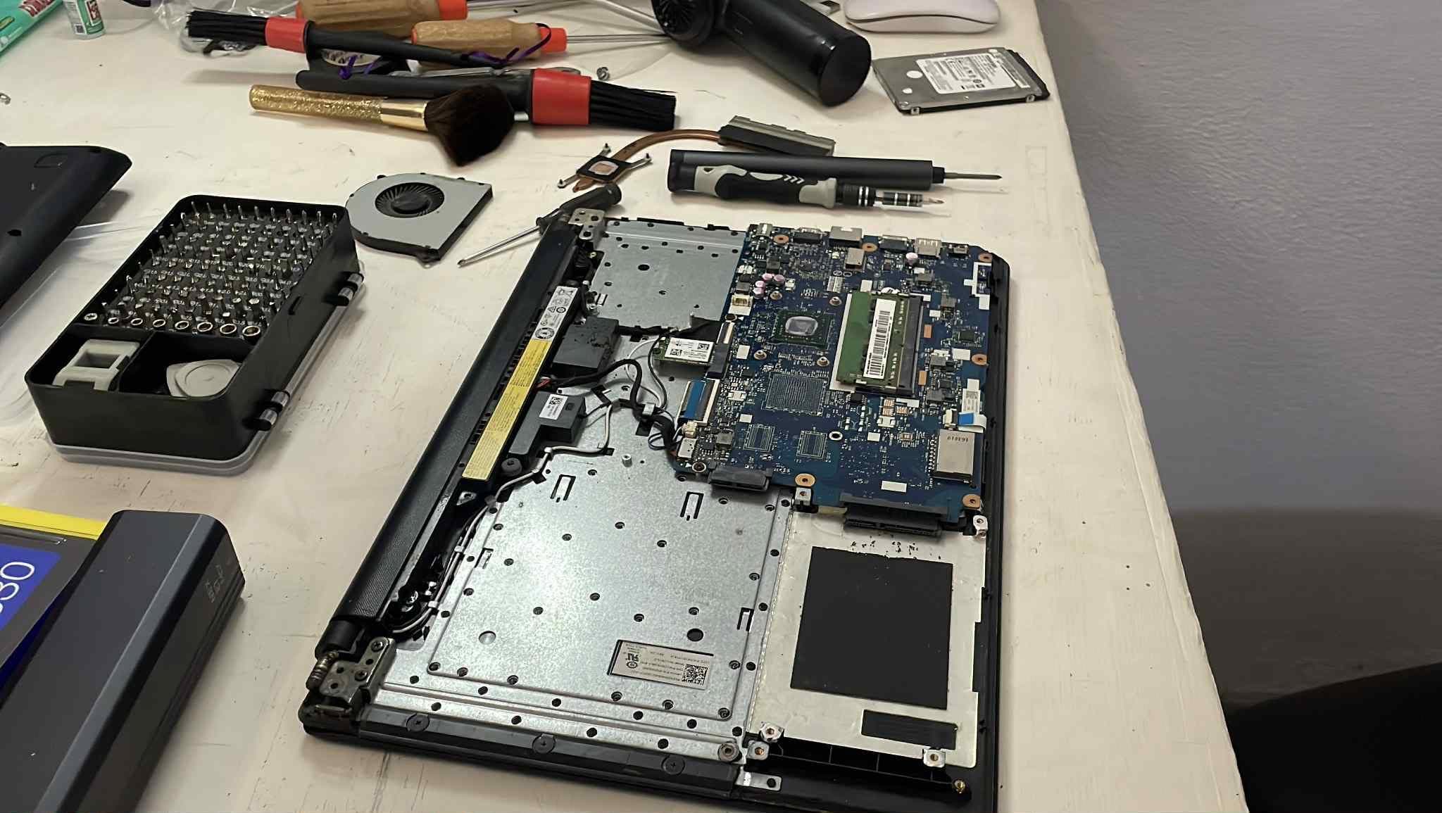 Mantenimiento interno de laptop